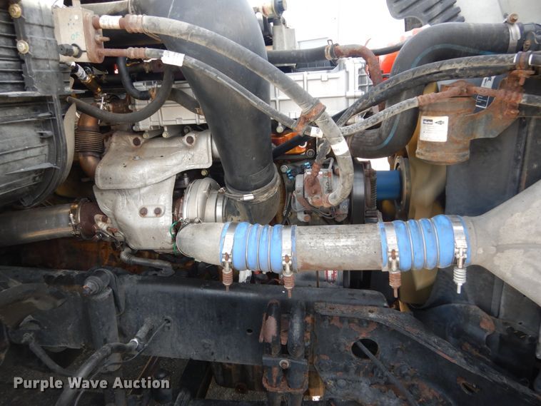 image for item IV9522 2012 Freightliner Cascadia  semi truck