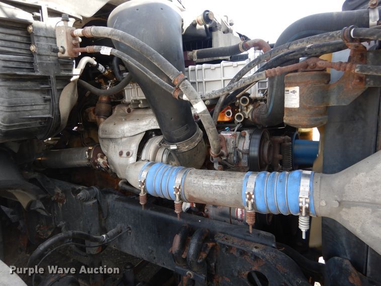 image for item IV9522 2012 Freightliner Cascadia  semi truck