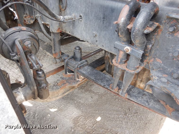 image for item IV9522 2012 Freightliner Cascadia  semi truck