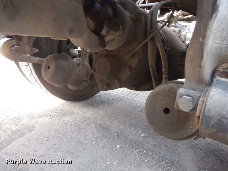 image for item IV9522 2012 Freightliner Cascadia  semi truck