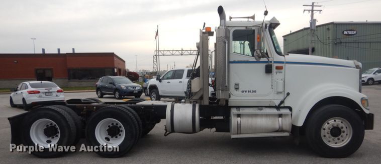 image for item IV9537 2007 International 9900i  truck cab and chassis