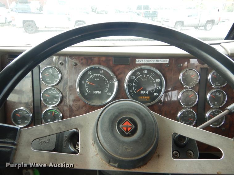 image for item IV9537 2007 International 9900i  truck cab and chassis