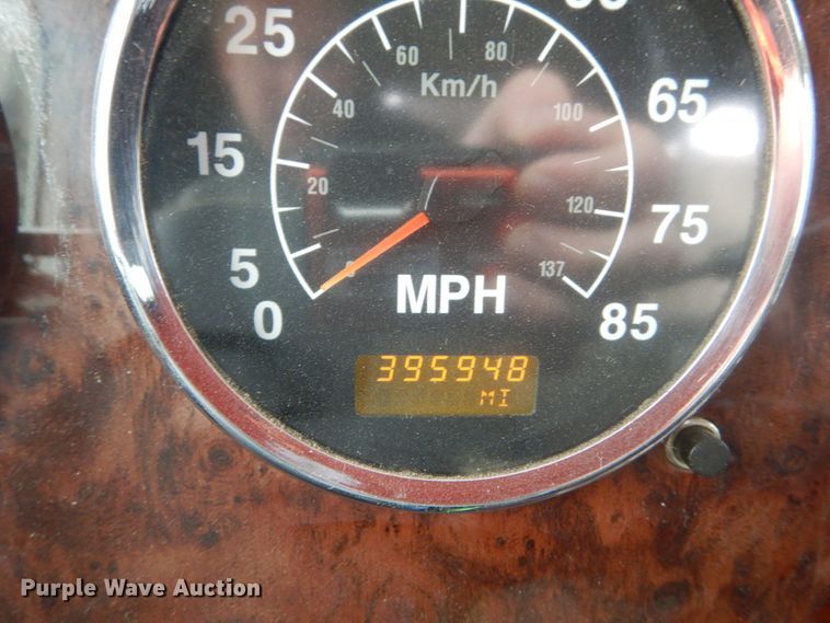 image for item IV9537 2007 International 9900i  truck cab and chassis