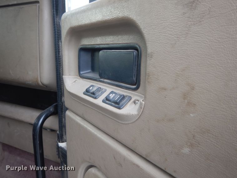 image for item IV9537 2007 International 9900i  truck cab and chassis