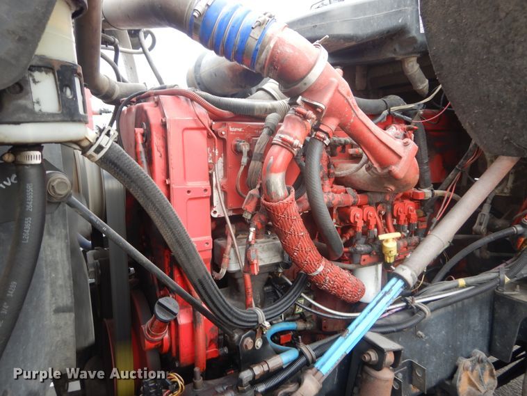 image for item IV9537 2007 International 9900i  truck cab and chassis