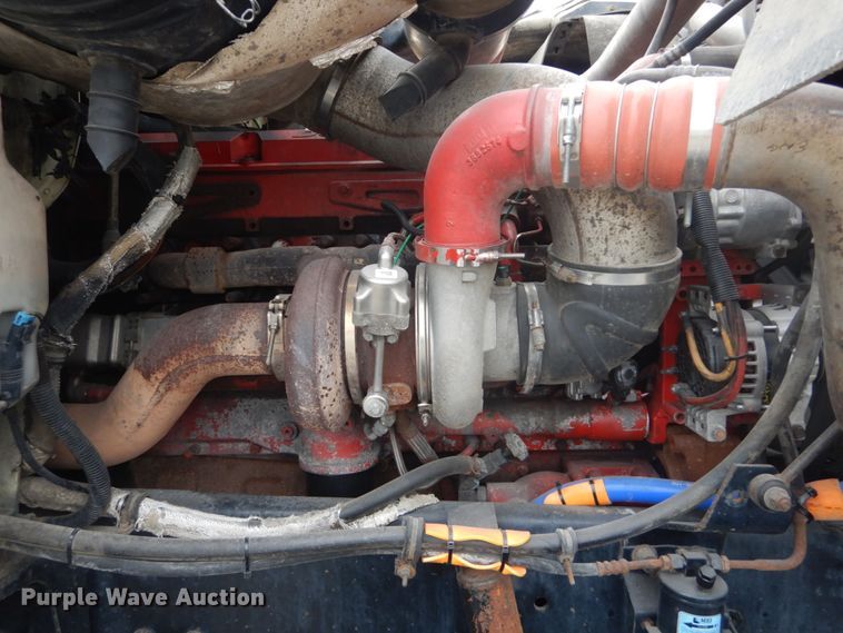 image for item IV9537 2007 International 9900i  truck cab and chassis