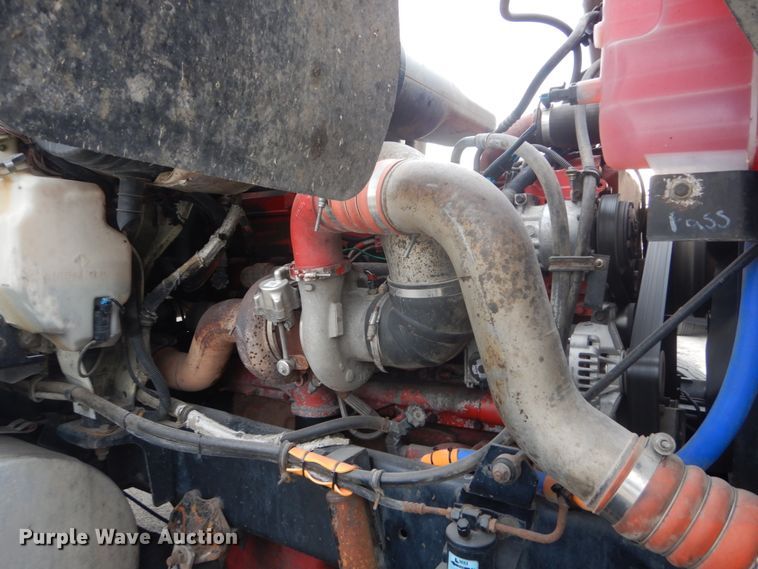 image for item IV9537 2007 International 9900i  truck cab and chassis