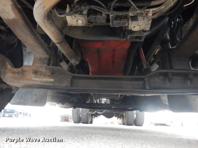 image for item IV9537 2007 International 9900i  truck cab and chassis