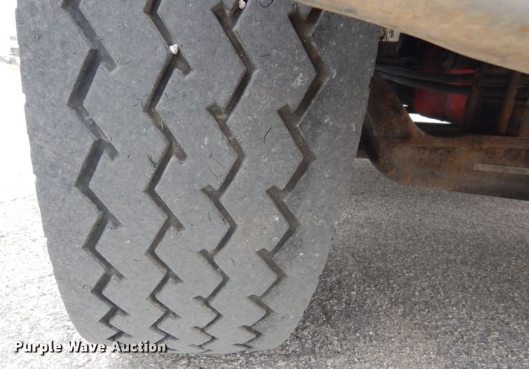 image for item IV9537 2007 International 9900i  truck cab and chassis