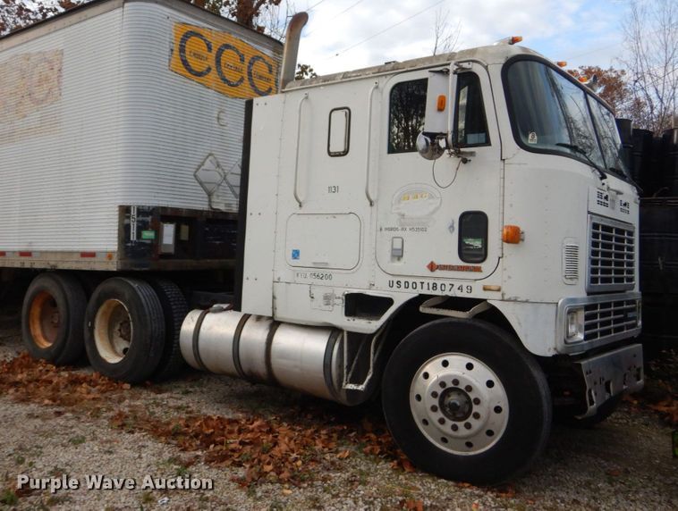image for item IV9582 1988 International COF-9670  semi truck
