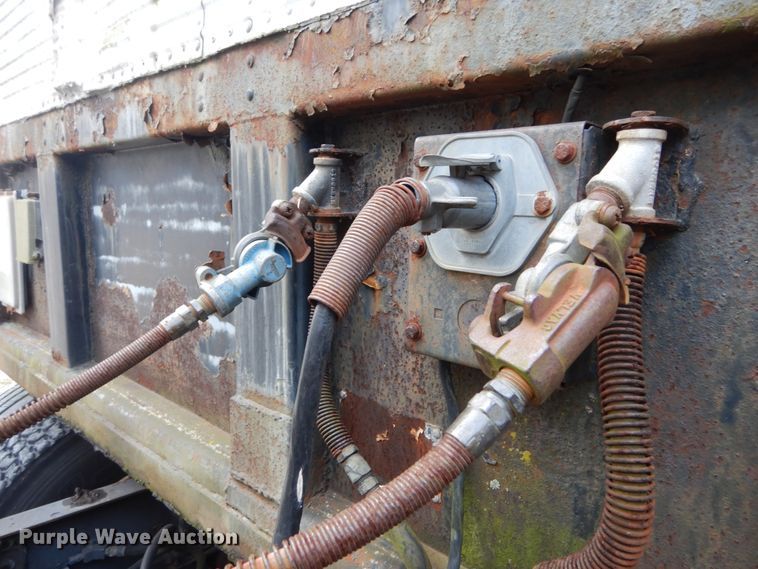 image for item IV9582 1988 International COF-9670  semi truck