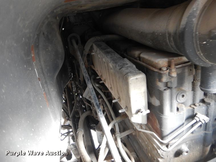 image for item IV9582 1988 International COF-9670  semi truck