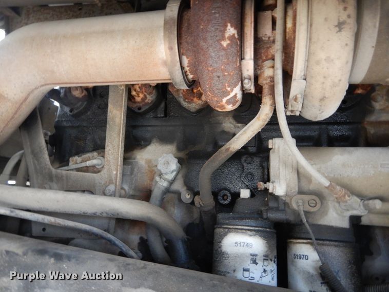 image for item IV9582 1988 International COF-9670  semi truck