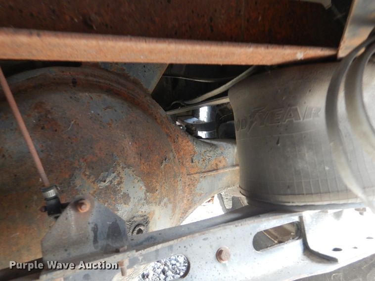 image for item IV9582 1988 International COF-9670  semi truck