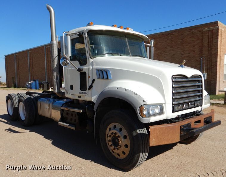 image for item IV9824 2013 Mack GU713  truck cab and chassis