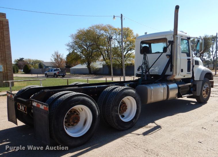 image for item IV9824 2013 Mack GU713  truck cab and chassis