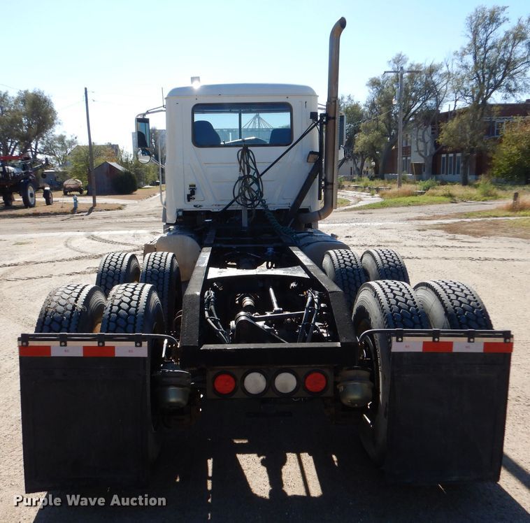 image for item IV9824 2013 Mack GU713  truck cab and chassis