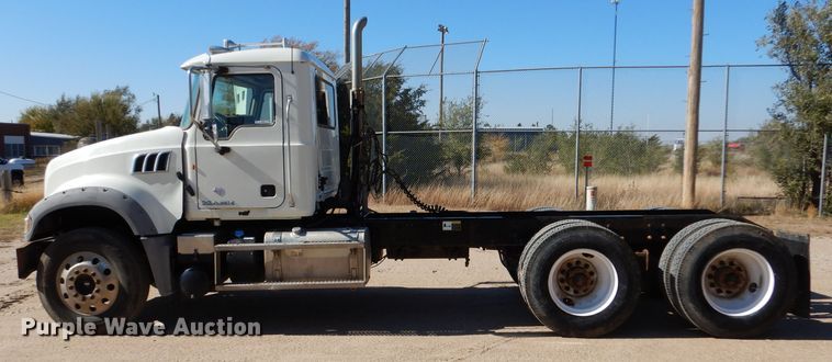 image for item IV9824 2013 Mack GU713  truck cab and chassis