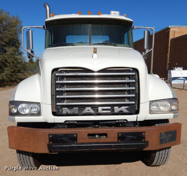 image for item IV9824 2013 Mack GU713  truck cab and chassis