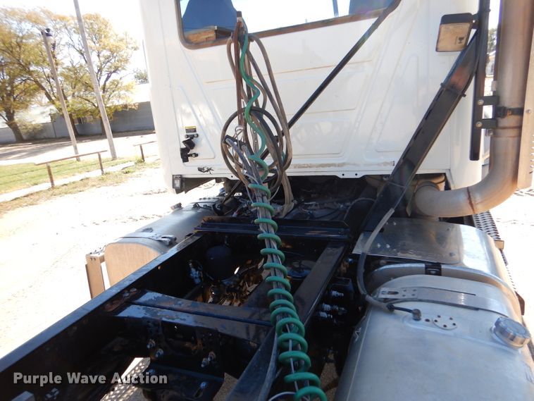 image for item IV9824 2013 Mack GU713  truck cab and chassis