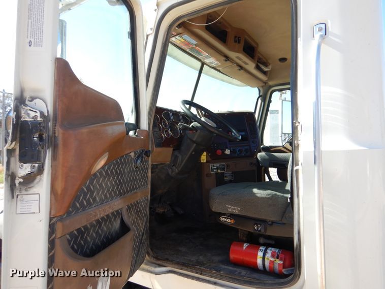 image for item IV9824 2013 Mack GU713  truck cab and chassis