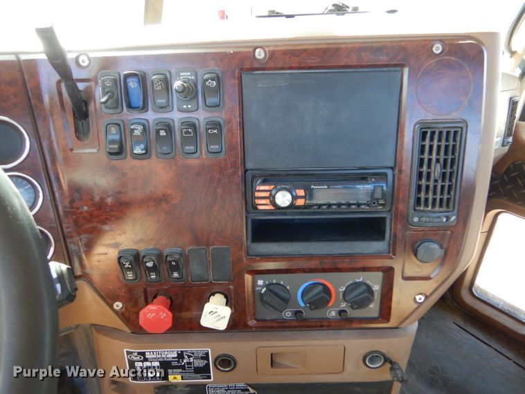 image for item IV9824 2013 Mack GU713  truck cab and chassis