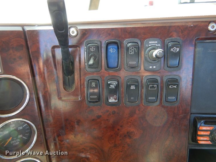 image for item IV9824 2013 Mack GU713  truck cab and chassis