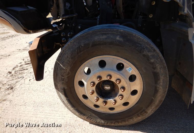 image for item IV9824 2013 Mack GU713  truck cab and chassis