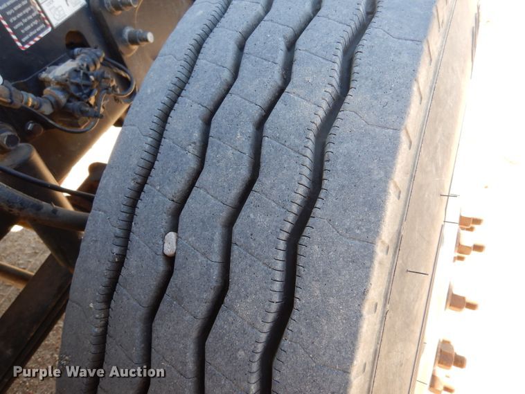 image for item IV9824 2013 Mack GU713  truck cab and chassis