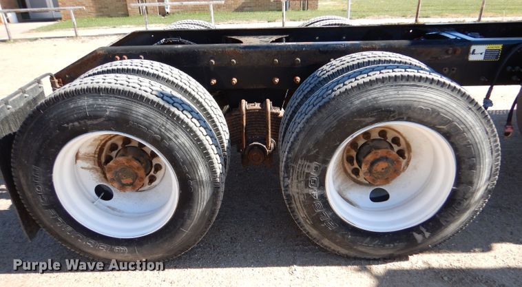 image for item IV9824 2013 Mack GU713  truck cab and chassis