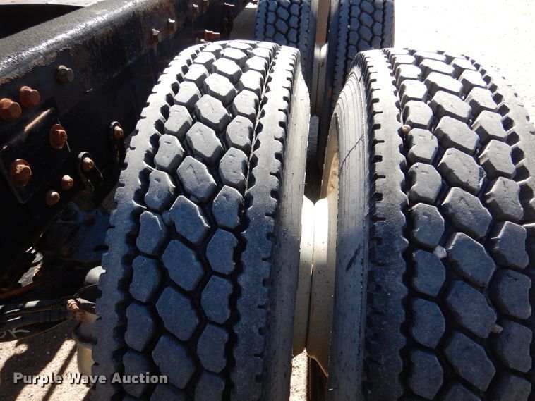 image for item IV9824 2013 Mack GU713  truck cab and chassis