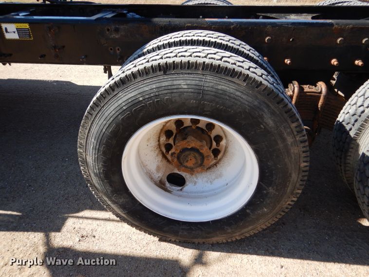 image for item IV9824 2013 Mack GU713  truck cab and chassis