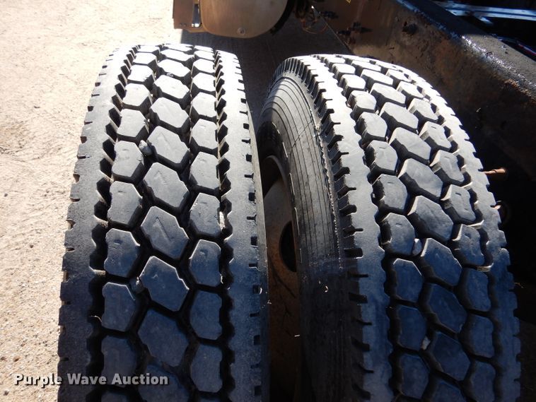 image for item IV9824 2013 Mack GU713  truck cab and chassis