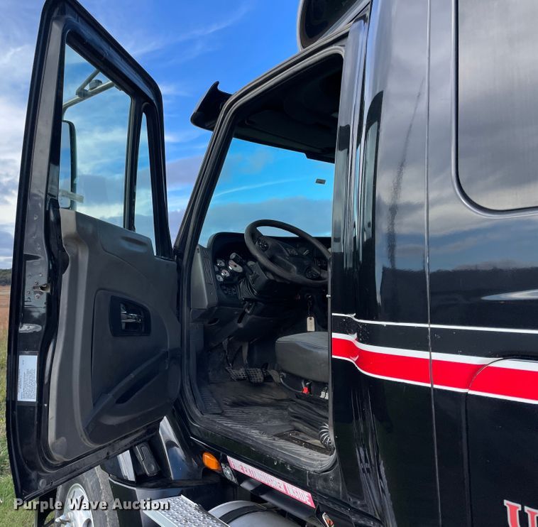 image for item IX9515 2012 International ProStar  semi truck