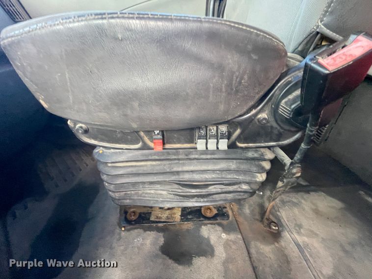 image for item IX9515 2012 International ProStar  semi truck