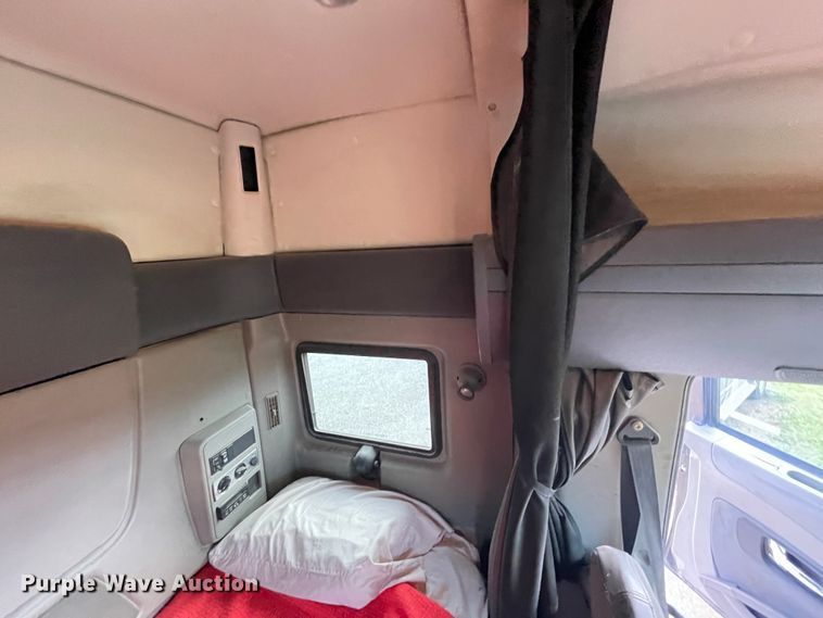 image for item IX9515 2012 International ProStar  semi truck