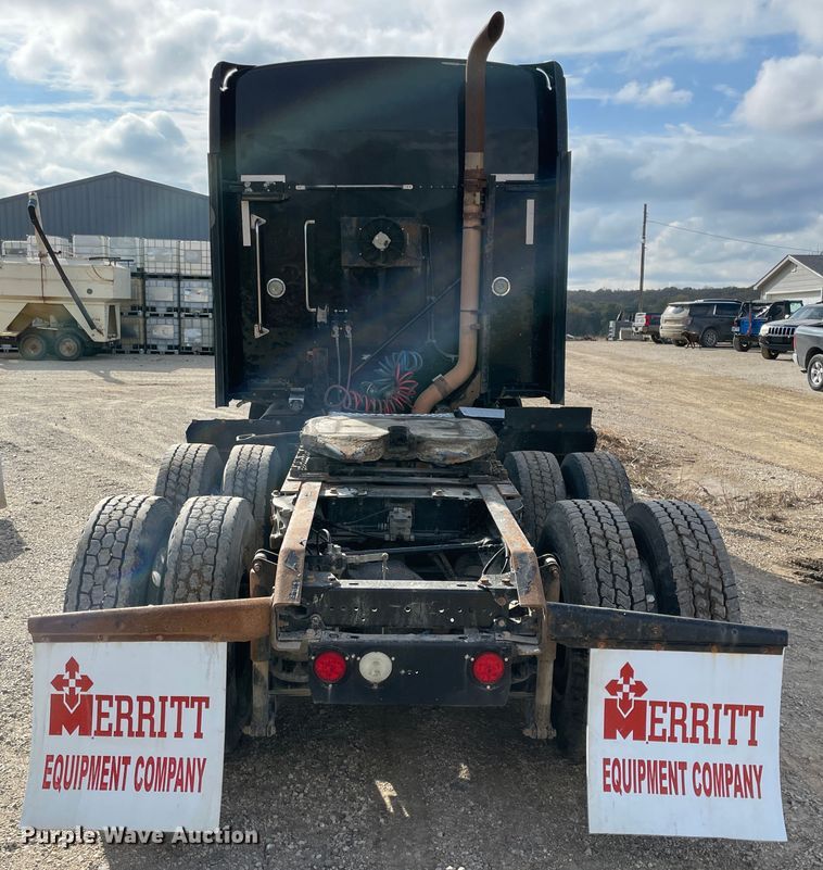 image for item IX9540 2009 Kenworth T660  semi truck