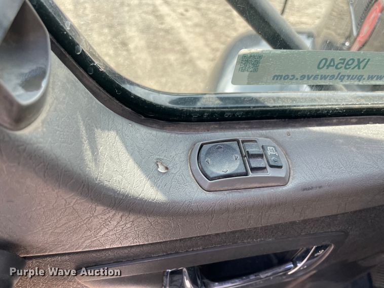 image for item IX9540 2009 Kenworth T660  semi truck