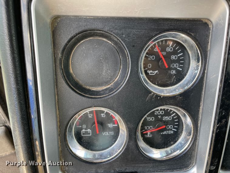 image for item IX9540 2009 Kenworth T660  semi truck