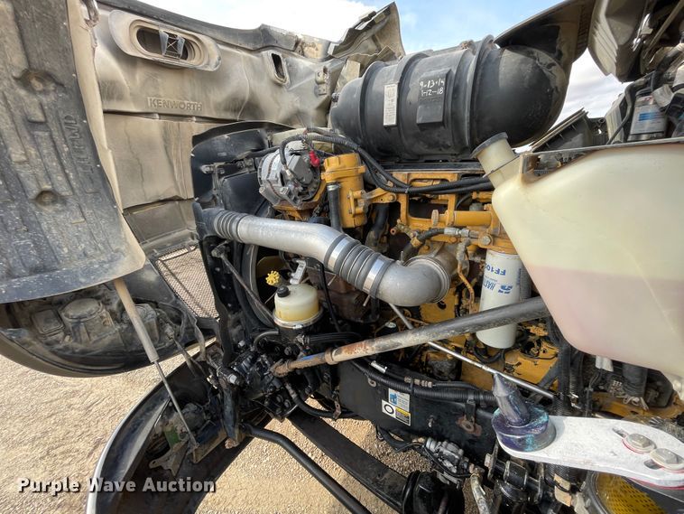 image for item IX9540 2009 Kenworth T660  semi truck