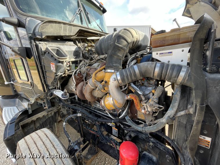 image for item IX9540 2009 Kenworth T660  semi truck