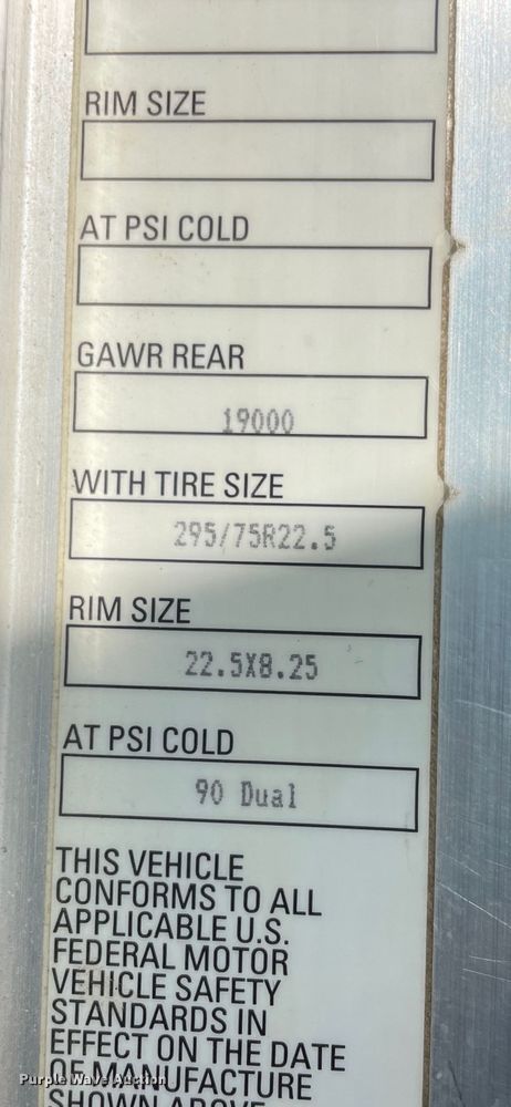 image for item IX9540 2009 Kenworth T660  semi truck