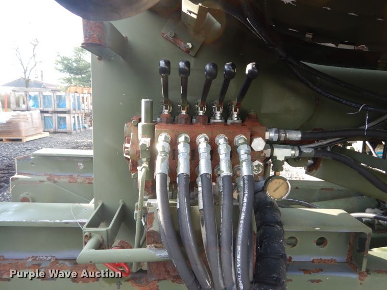 image for item JG9002 2007 Tru Hitch 250M  under lift towing device