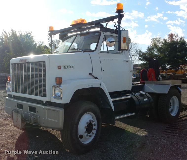 image for item JG9003 1985 GMC Brigadier  toter truck