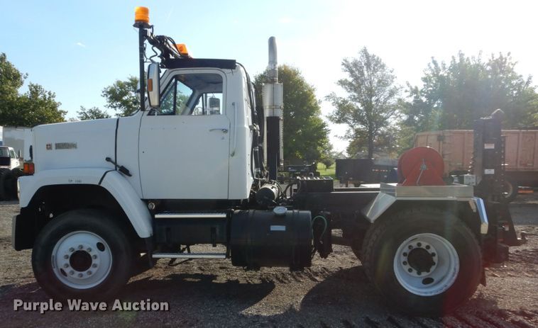 image for item JG9003 1985 GMC Brigadier  toter truck