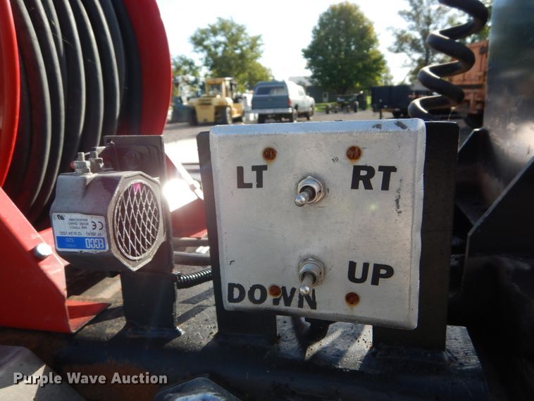 image for item JG9003 1985 GMC Brigadier  toter truck