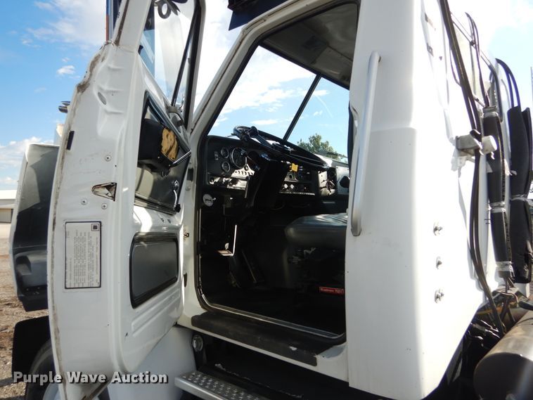 image for item JG9003 1985 GMC Brigadier  toter truck