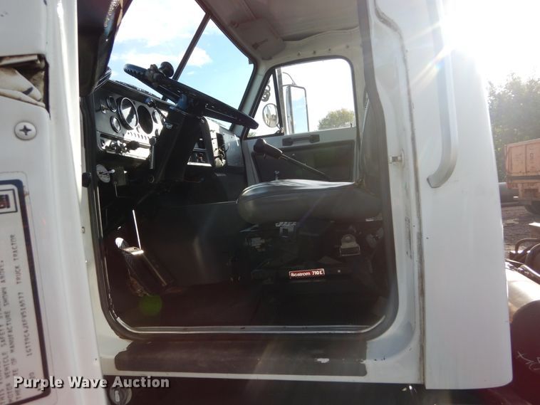 image for item JG9003 1985 GMC Brigadier  toter truck