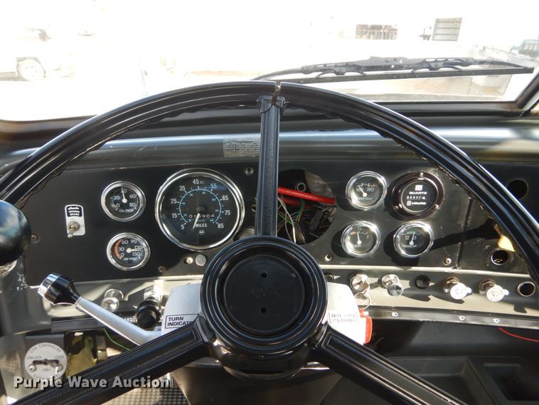 image for item JG9003 1985 GMC Brigadier  toter truck