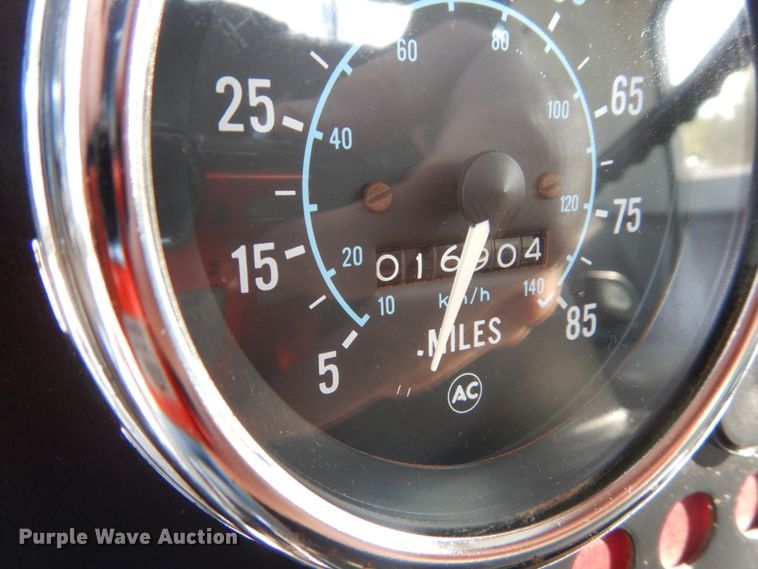 image for item JG9003 1985 GMC Brigadier  toter truck